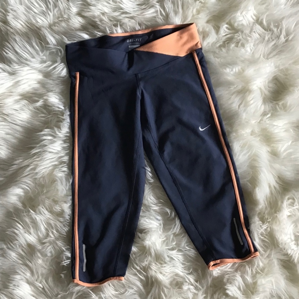 XS Nike Capri Workout Bottoms
